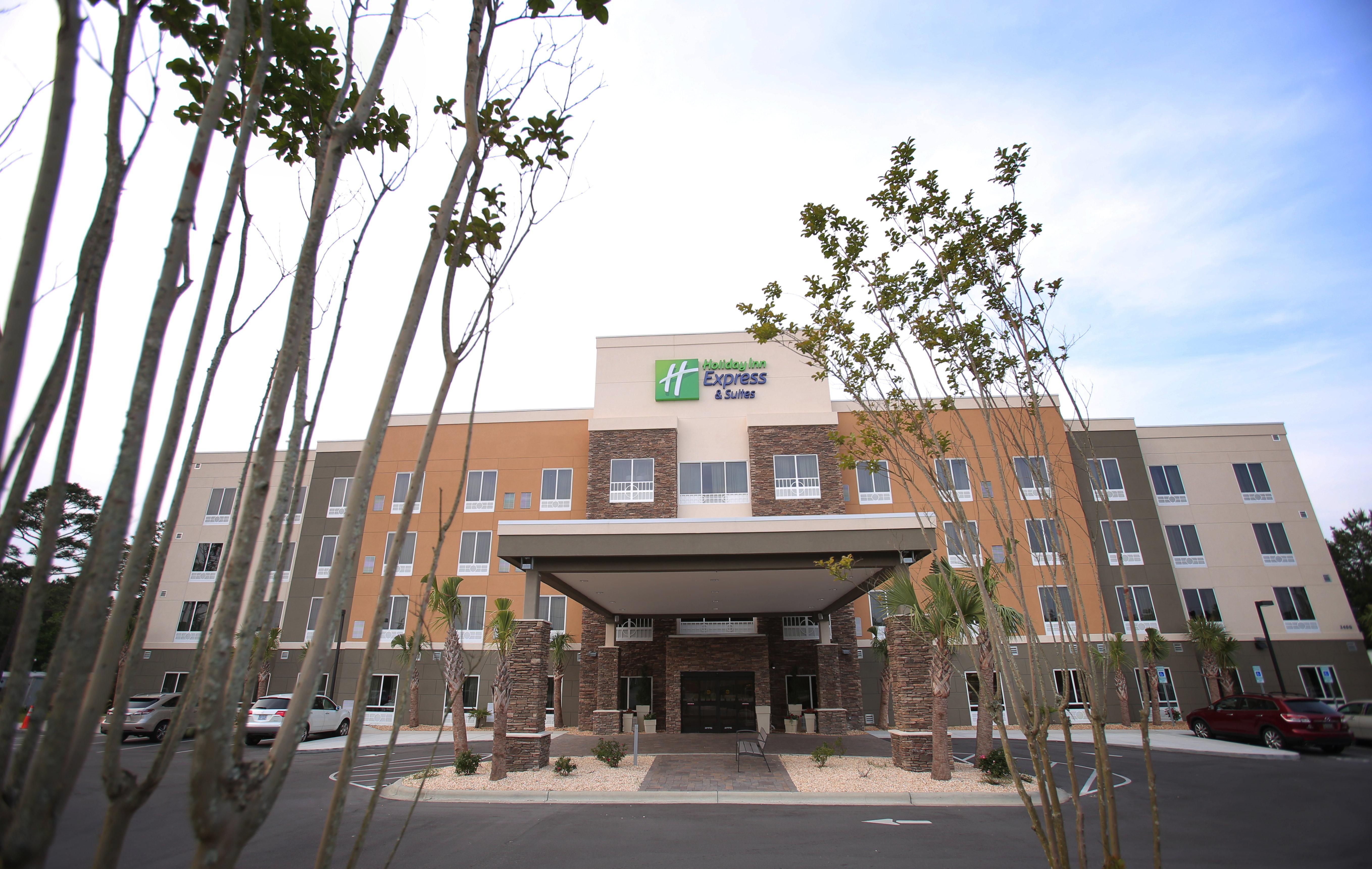 Holiday Inn Express & Suites Southport - Oak Island Area By Ihg Экстерьер фото